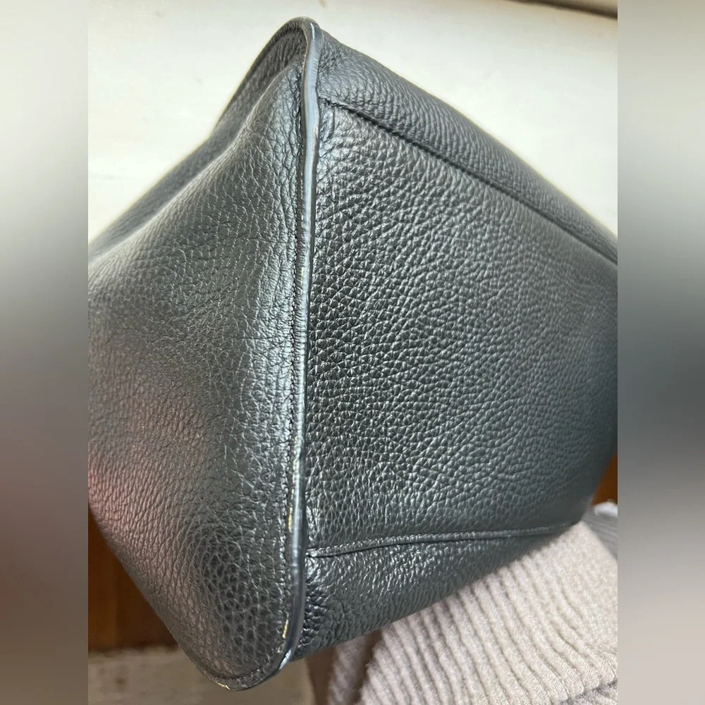 Cuyana Oversized Double Loop bag - Picture 7 of 15
